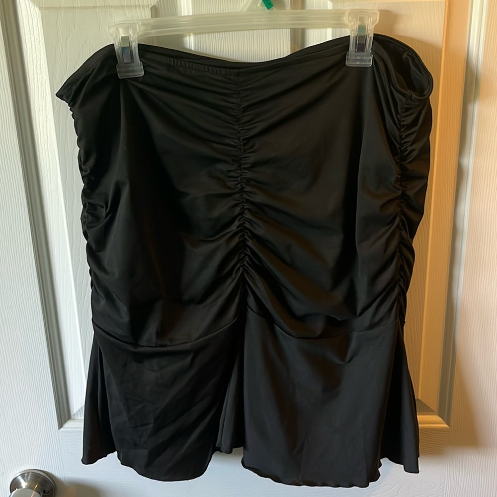 Brand New Ladies Ruffled Mini Skirt.